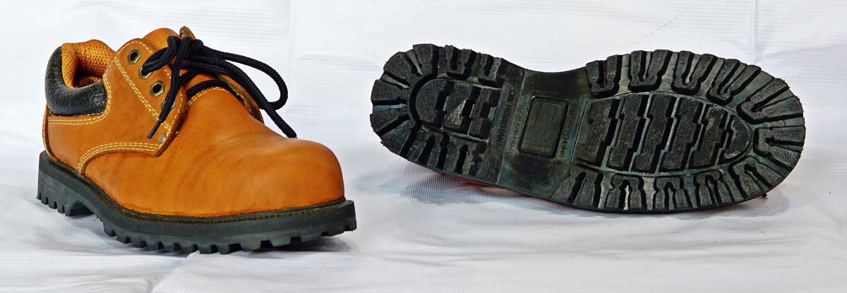 รองเท้าเซฟตี้หัวเหล็ก WK401-1